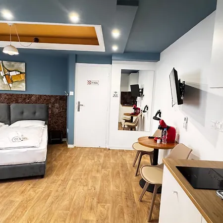 Modern Nr6 Private Kitchenette And Bathroom