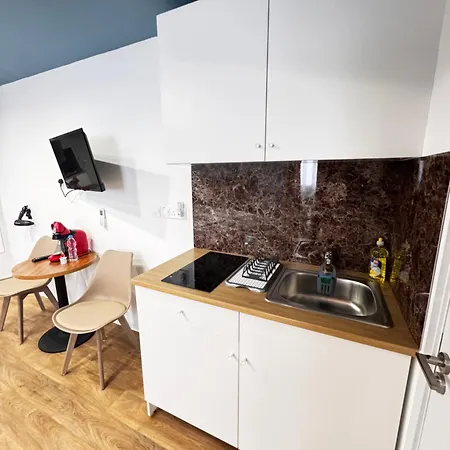 Apartment Modern Nr6 Private Kitchenette And Bathroom *