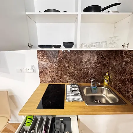 Apartment Modern Nr6 Private Kitchenette And Bathroom
