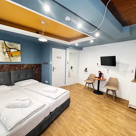 Modern Nr6 Private Kitchenette And Bathroom